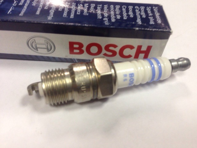 Свеча зажигания Bosch 0242229528